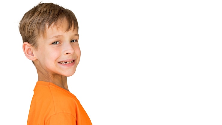 PSD gratuit gros plan sur le portrait d'expression d'enfant