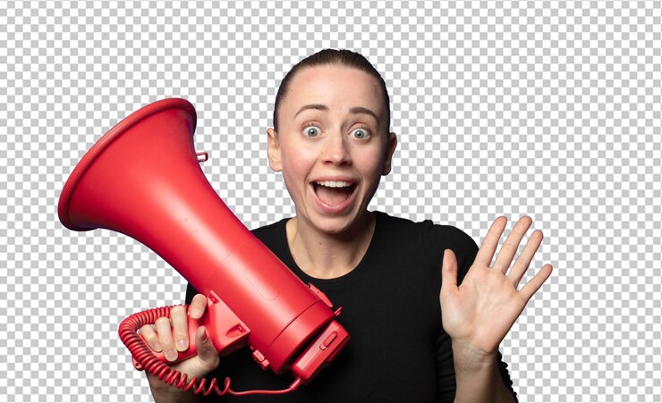 PSD gratuit une jeune femme blonde et jolie avec un mégaphone.