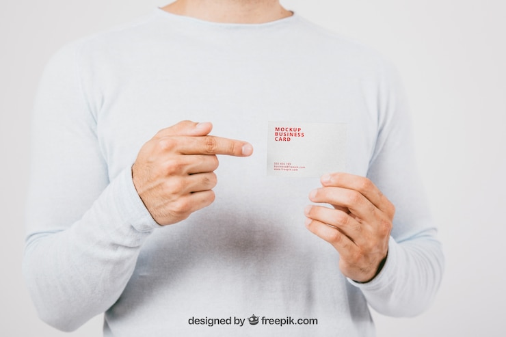 PSD gratuit mock up design avec carte de visite et pointage du doigt