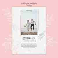 PSD gratuit modèle d'affiche verticale de mariage floral