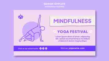 PSD gratuit modèle de bannière horizontale de la journée internationale du yoga avec une personne pratiquant le yoga