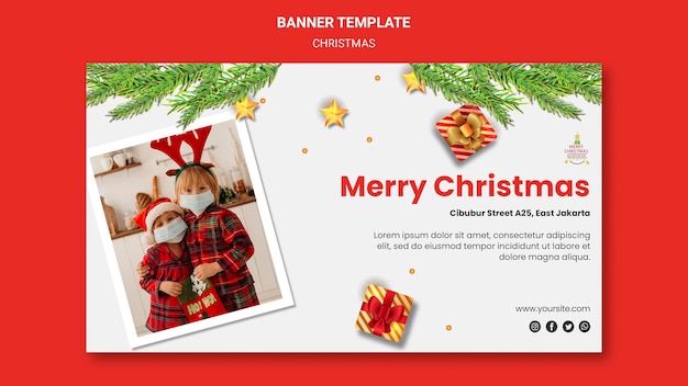 PSD gratuit modèle de bannière horizontale pour la fête de noël avec des enfants en chapeaux de père noël