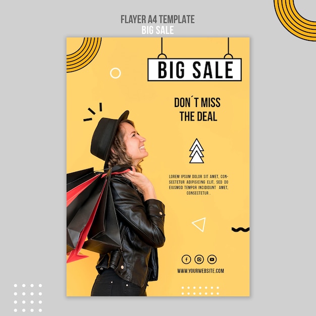 Modèle De Flyer Vertical Pour Grande Vente Avec Femme Et Sacs à Provisions