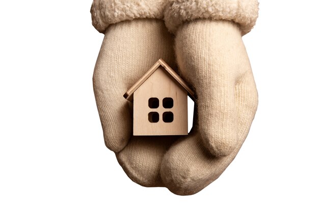 La nature morte d'une maison confortable avec des vêtements chauds
