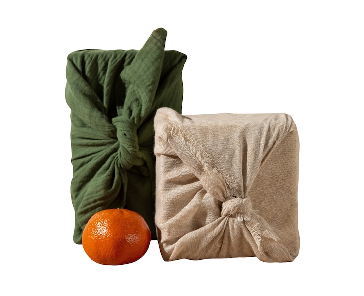 PSD gratuit le paquet de furoshiki est une nature morte.