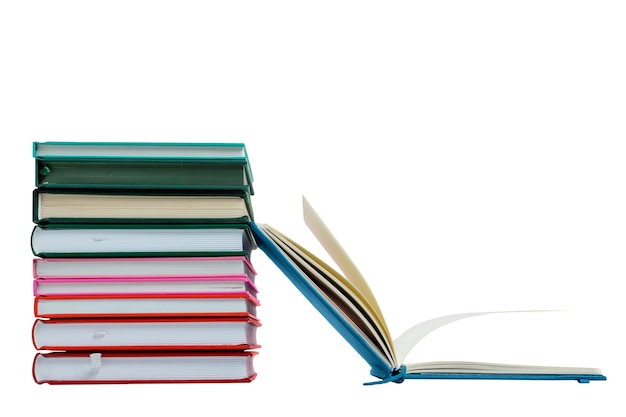 Pile de livres isolés