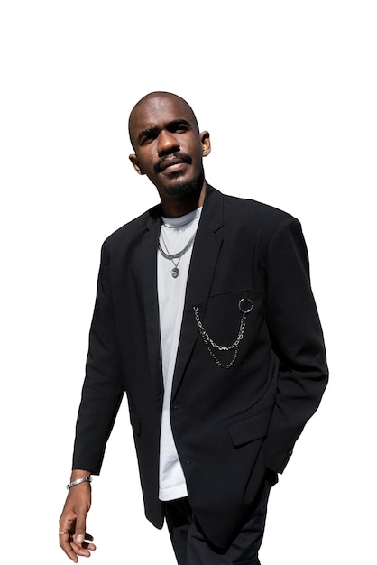 Portrait de personne avec collier chaîne