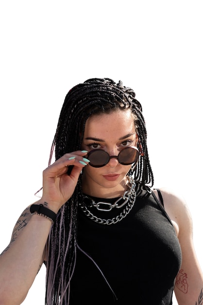 Portrait de personne avec collier chaîne