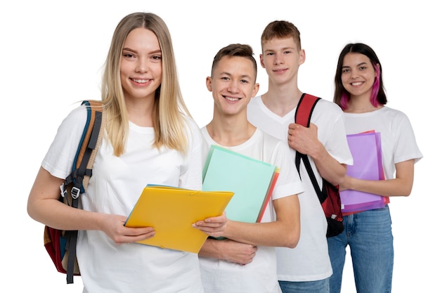 Portrait en studio de jeunes adolescents étudiants