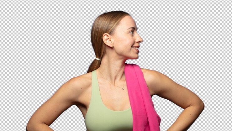 PSD gratuit regardant heureux joyeux et confiant souriant fièrement et regardant de côté avec les deux mains sur les hanches