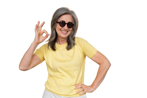 Senior femme souriante