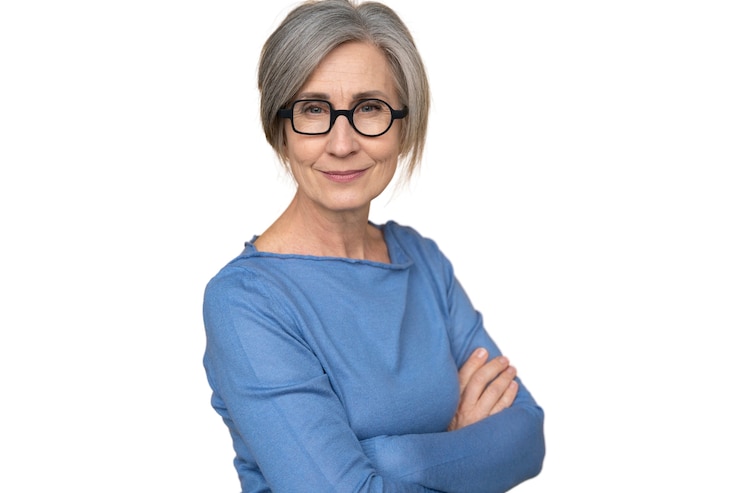 PSD gratuit senior femme souriante