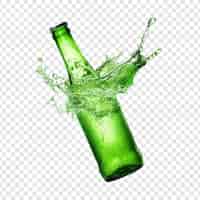 PSD gratuit splash d'eau sur une bouteille verte isolée sur un fond transparent