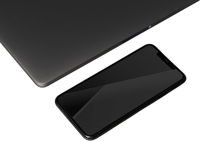 PSD gratuit téléphone technologique isolé