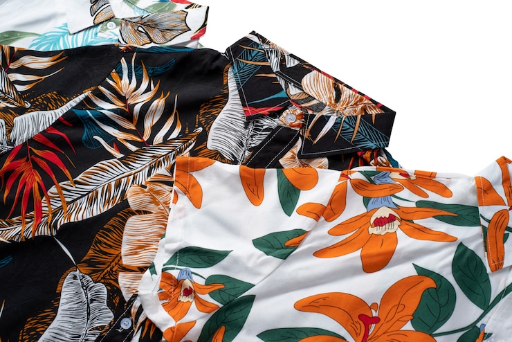 PSD gratuit vue de chemise hawaïenne avec motif