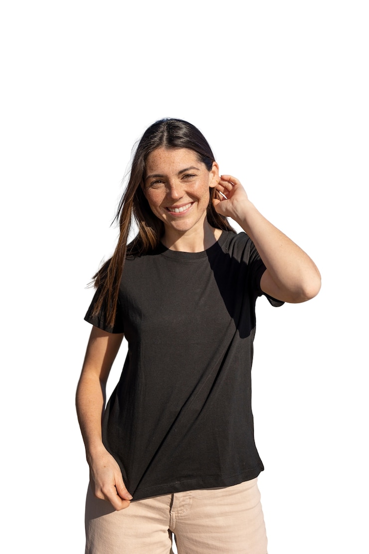PSD gratuit vue de devant une belle femme posant
