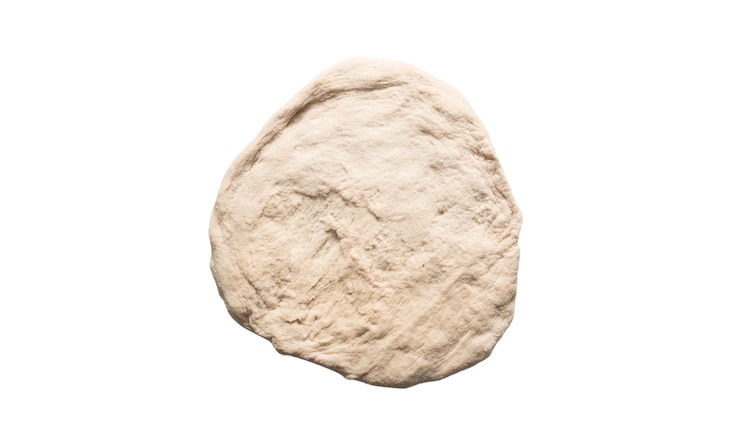 PSD gratuit vue de haut sur la pâte de pizza isolée