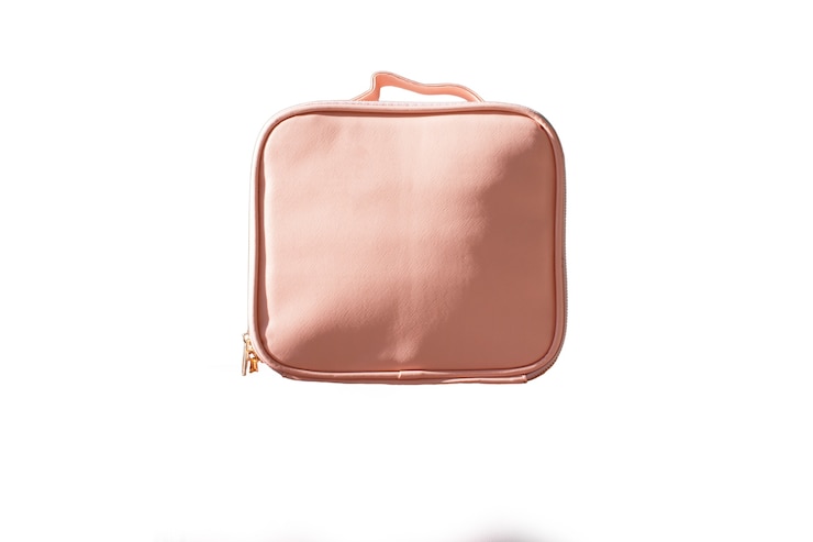 PSD gratuit vue de l'illustration de la trousse de toilette 3d