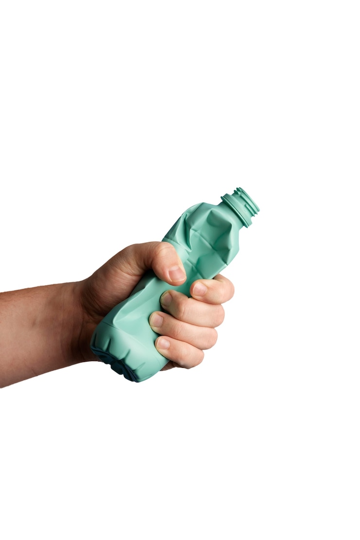 PSD gratuit vue des mains durables avec la nature