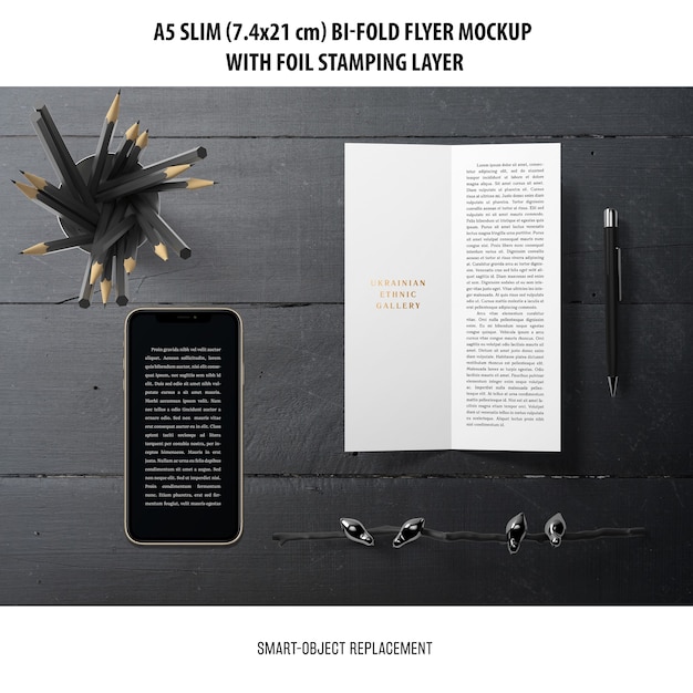 PSD grátis a5 slim bi-fold flyer mockup