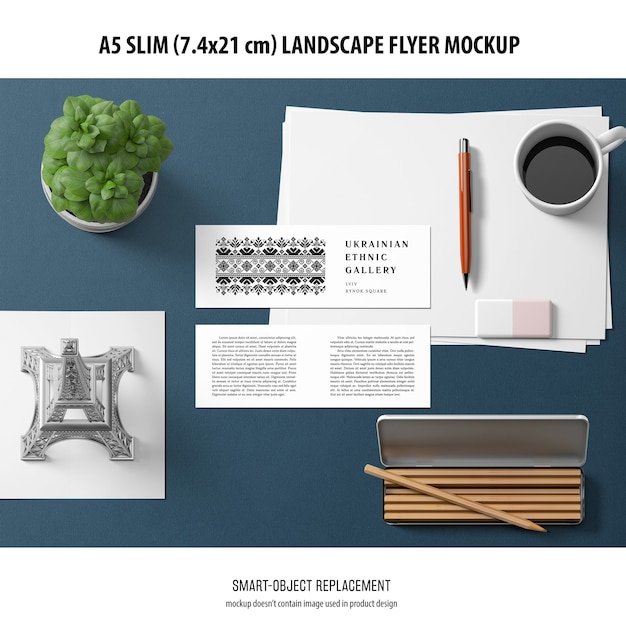 PSD grátis a5 slim landscape flyer mockup