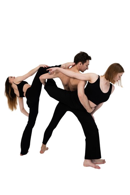 Belas dançarinas fazendo coreografia