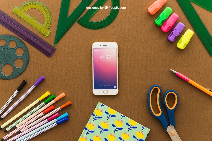 PSD grátis conceito de arte criativo com smartphone e tesoura