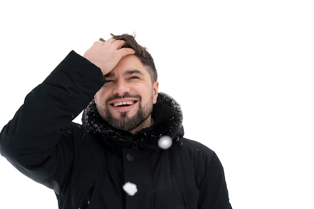 PSD grátis homem sorridente de vista frontal do lado de fora