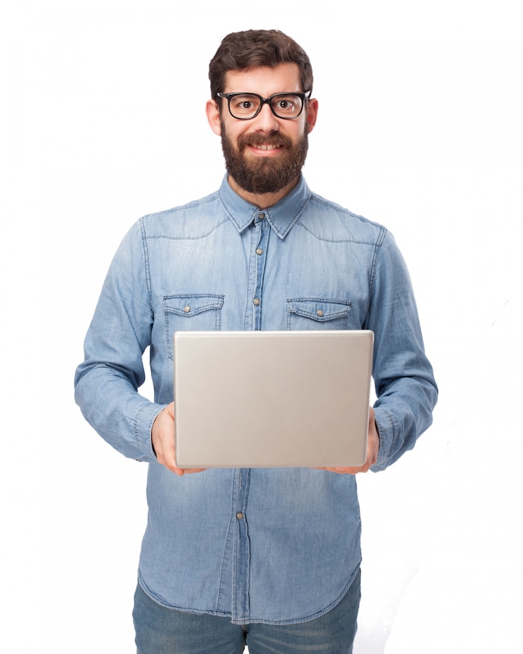 PSD grátis indivíduo feliz mostrando o seu computador