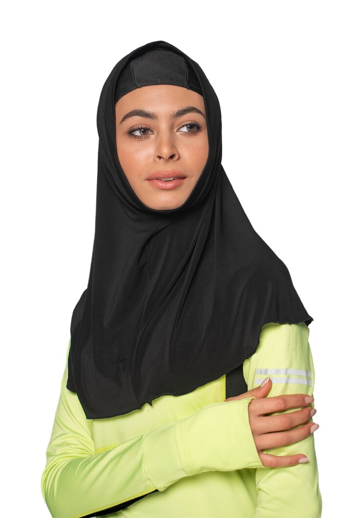 PSD grátis jovem mulher usando hijab isolada