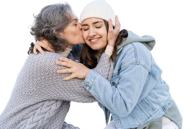 Mãe passando tempo ao ar livre com a filha