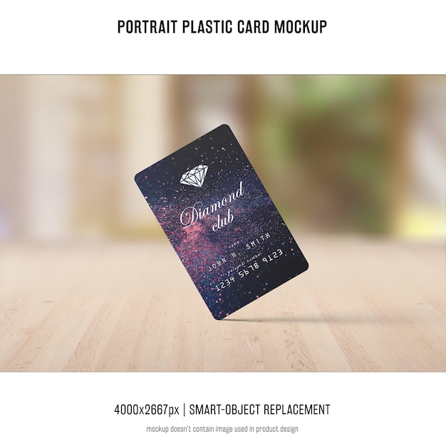 PSD grátis maquete de cartão de plástico retrato