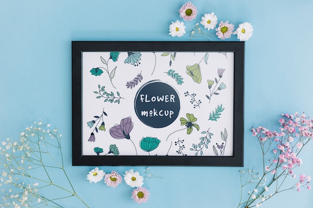 Maquete de quadro com decoração floral