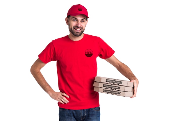 Menino de pizza correio segurando caixas