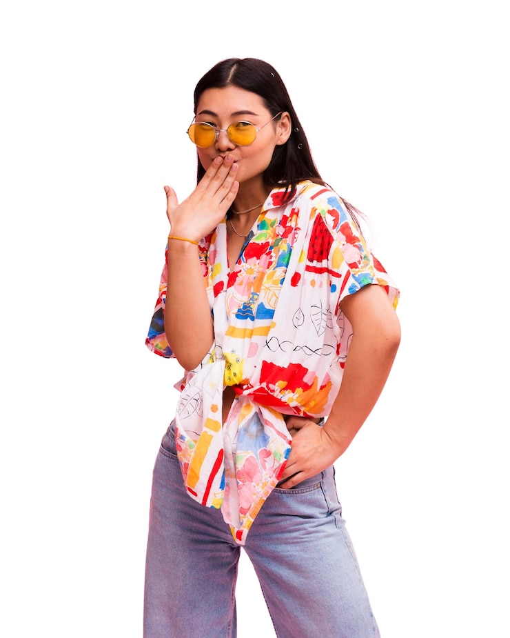 PSD grátis mulher jovem posando no estúdio