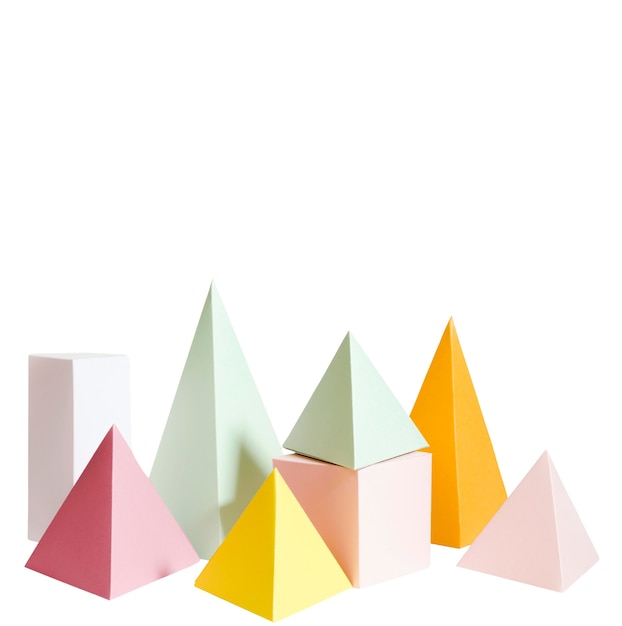 Objetos de papel abstratos isolados em fundo branco