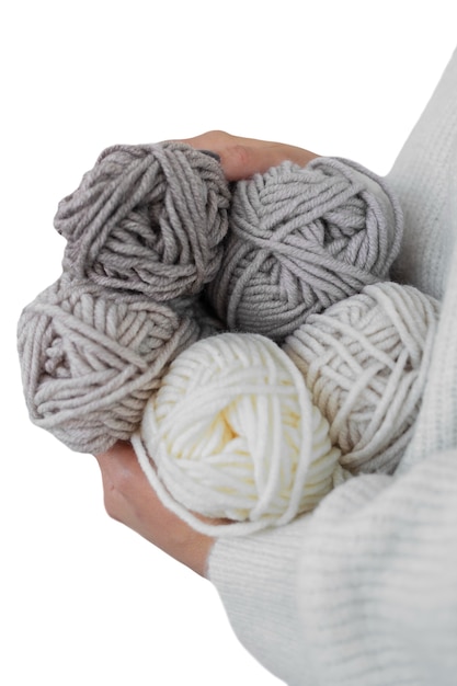Pessoa com fio para crochet