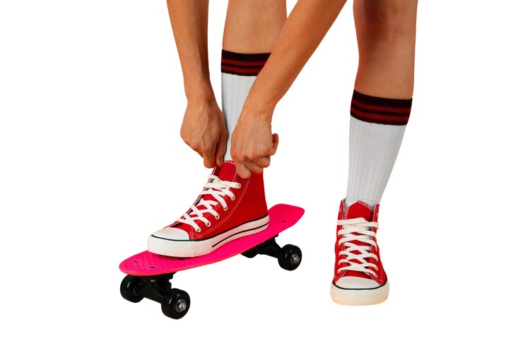 PSD grátis pessoa com skate e sapatos