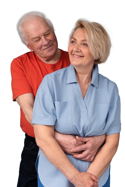 Retrato de estúdio de amar o casal de idosos