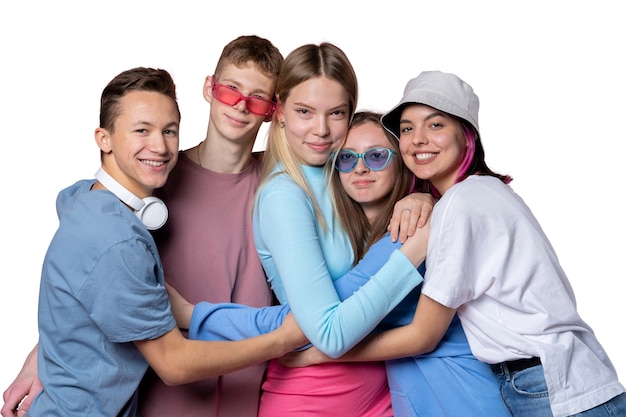 Retrato de estúdio de um grupo de jovens adolescentes