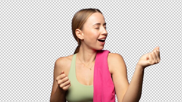 Sorrindo, sentindo-se despreocupado, relaxado e feliz, dançando e ouvindo música, divertindo-se numa festa.