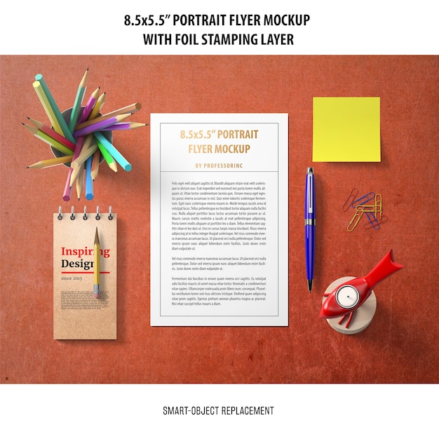 5,5 x 8,5 `` Mockup di volantino verticale