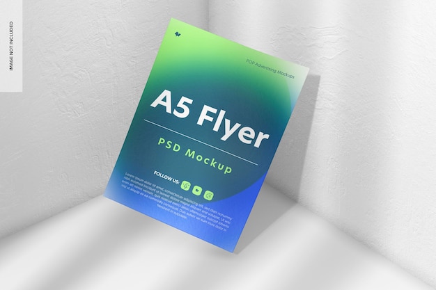 PSD a5 flyer mockup, gelehnt