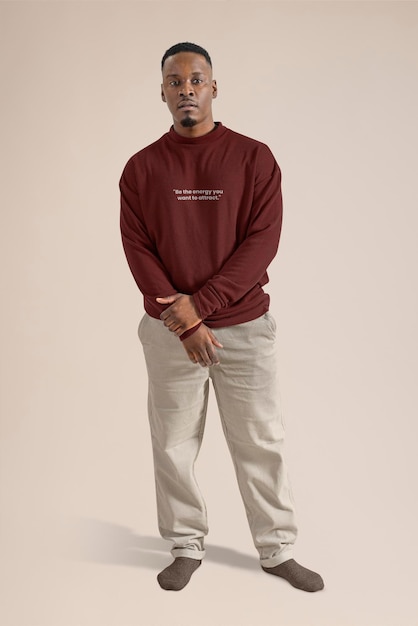 Abbigliamento d'autunno maschile modello pantaloni editabili a corpo intero e maniche lunghe psd