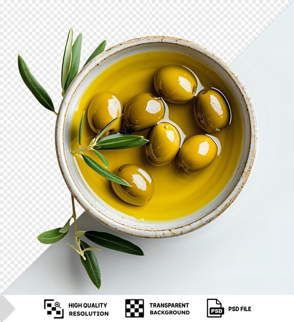 Aceitunas verdes transparentes en un aceite de oliva con hojas vista superior plana png