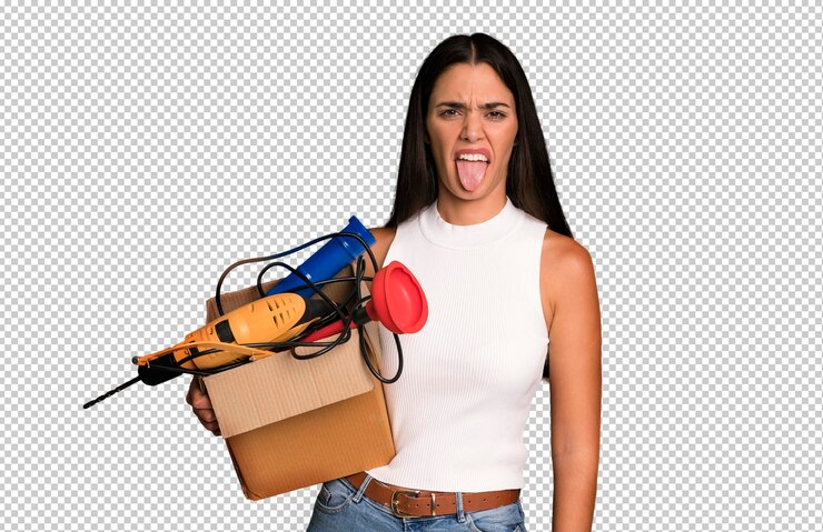PSD adulto joven hispano y mujer expresiva con un concepto de manitas de caja de herramientas