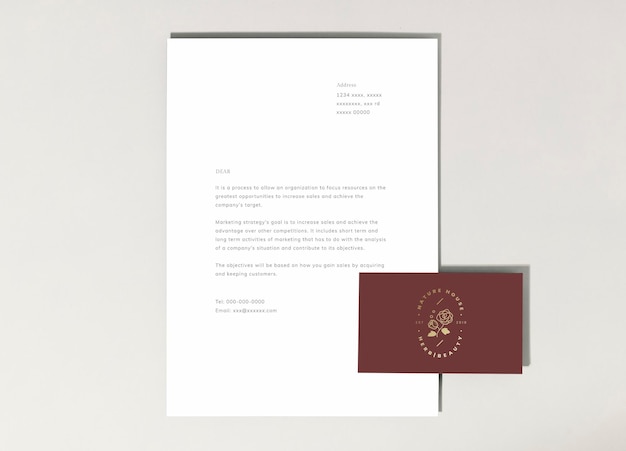 Une affiche et une maquette de carte de visite