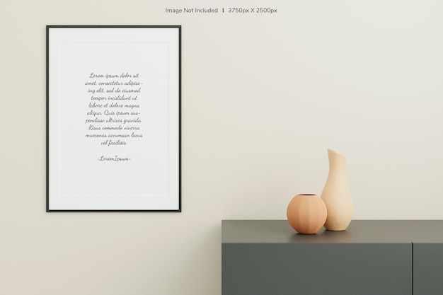 Affiche noire verticale ou maquette de cadre photo avec vase sur le bureau à l'intérieur du salon. rendu 3D.