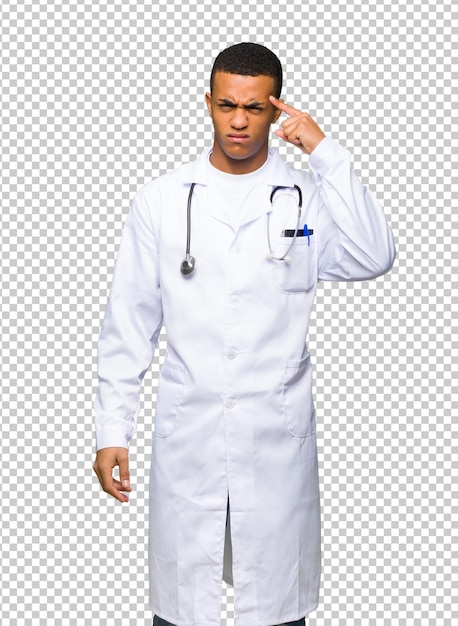 PSD afro americano homem jovem médico fazendo o gesto de loucura colocando o dedo na cabeça