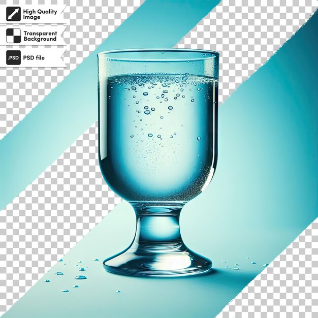 PSD el agua de psd se vierte en el vidrio sobre un fondo transparente